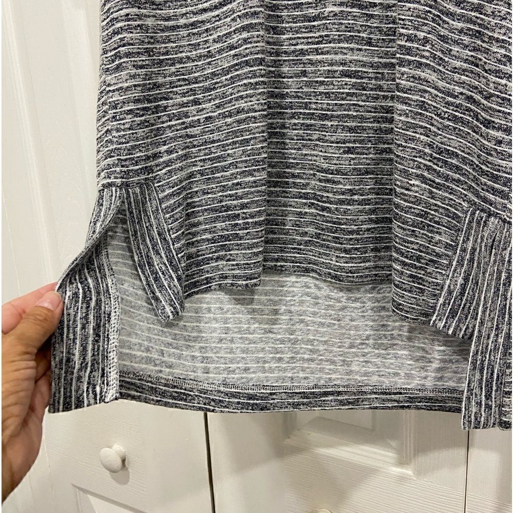 Bobeau stripes pattern slit side T-shirt size small - Picture 5 of 12